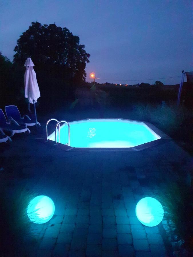 Charming House In Hamois With Shared Poolヴィラ エクステリア 写真